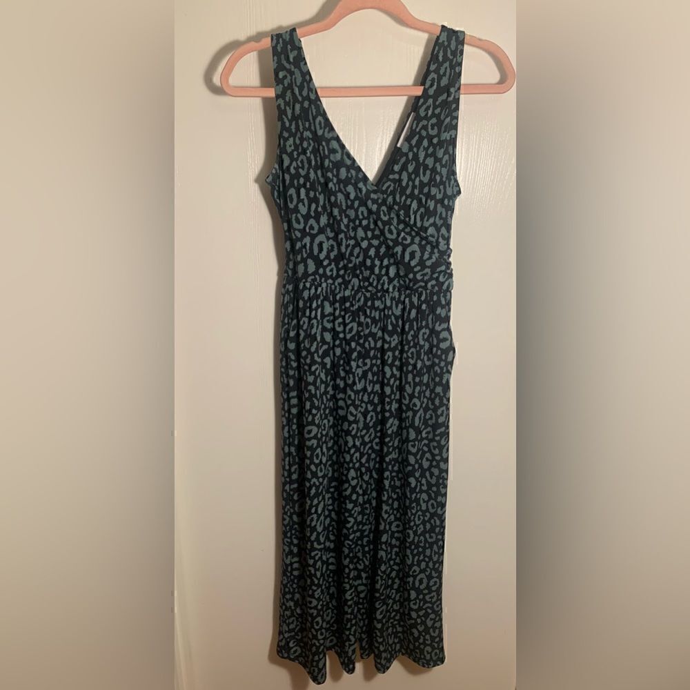 Gilli EUC navy blue/green leopard print cropped tank top jumpsuit Size Small